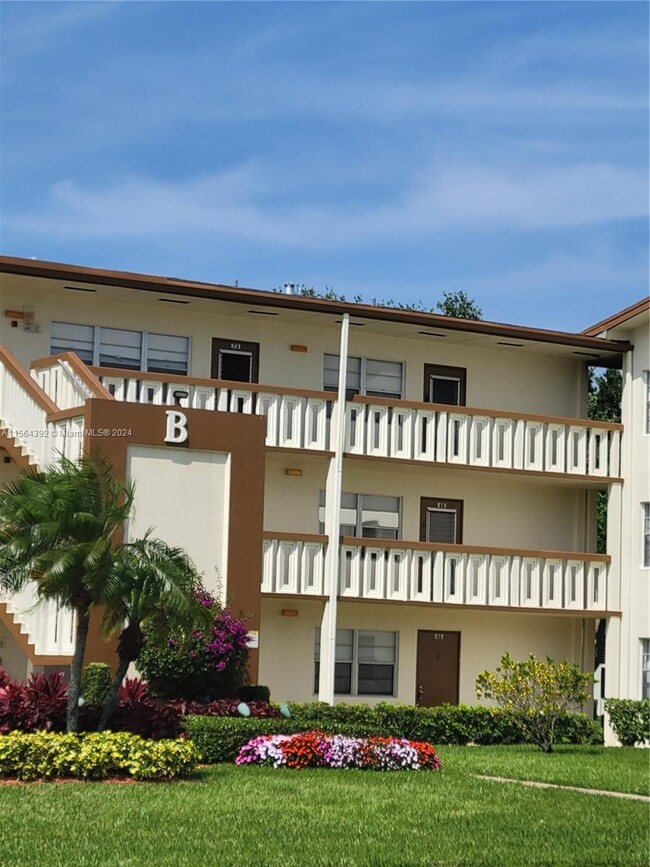 Building Photo - 46 Mansfield B
