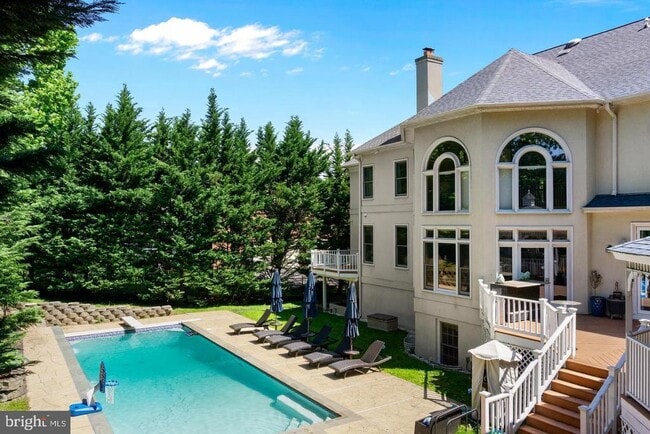 Building Photo - 1445 Mayhurst Blvd