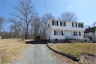 Building Photo - 21 Moore Ave