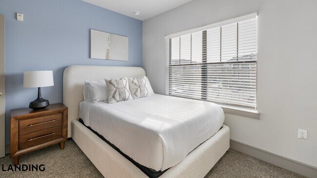 Foto del edificio - 4689 Mustang Pkwy