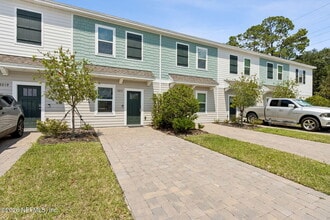 Building Photo - 7217 Sabal Ter