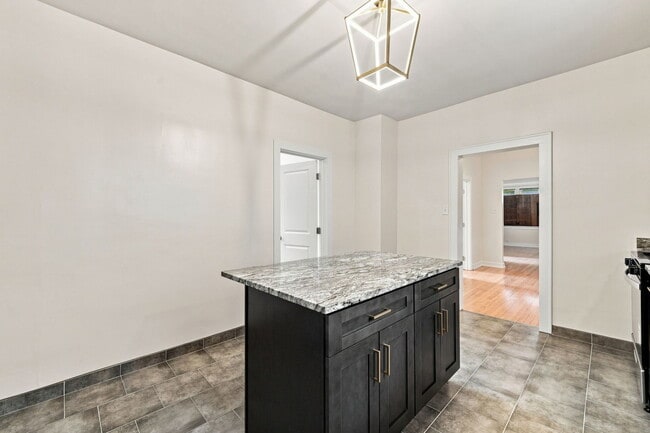 Building Photo - 310 E 138th St