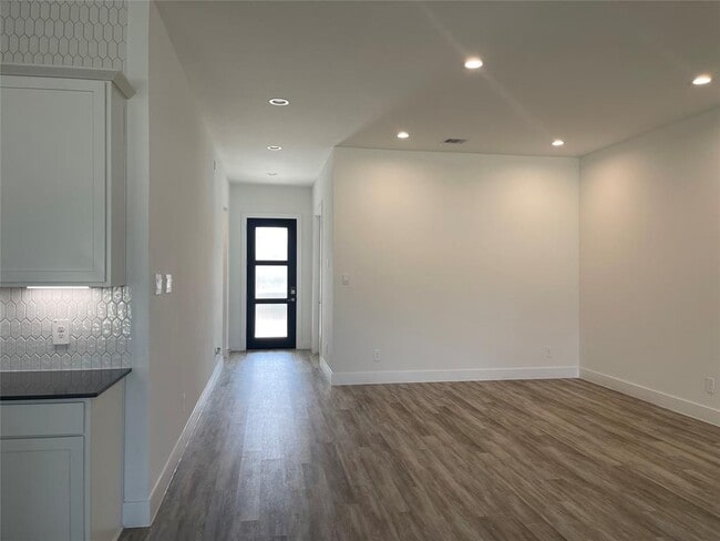 Building Photo - 14343 Red Ldg Trl