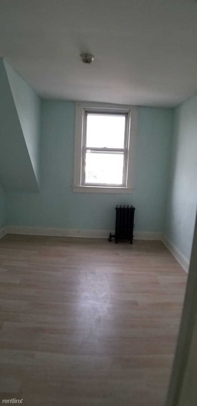 Building Photo - 1 br, 1 bath  - 142 Wakeman Ave
