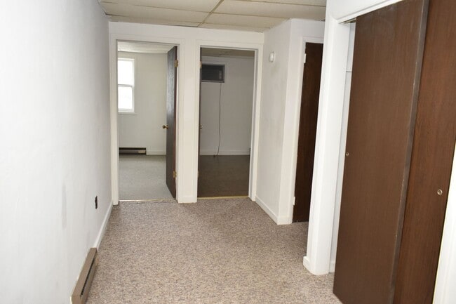Building Photo - Apartment