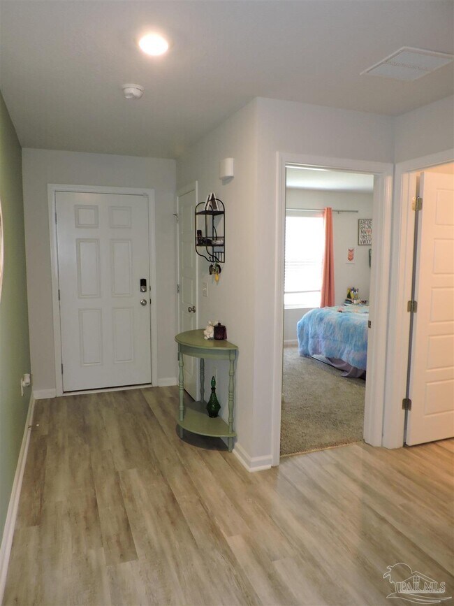 Foto del edificio - 5903 Laurel Oak Dr