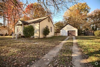 Building Photo - 1003 Temple Ln