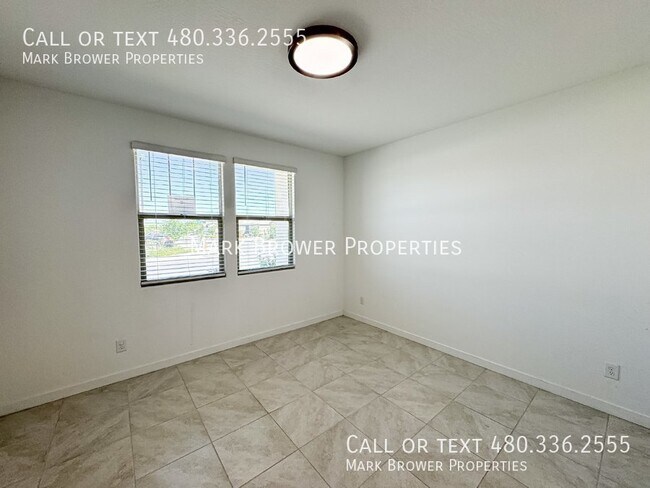 Foto del edificio - 72 S 157th Ln