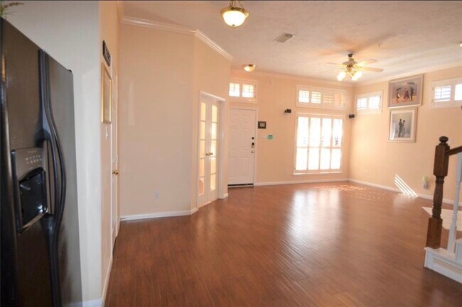 Foto del edificio - 2710 Grants Lake Blvd