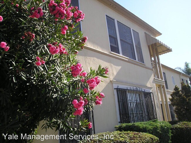 Foto del edificio - 8320-8326 W 1st St