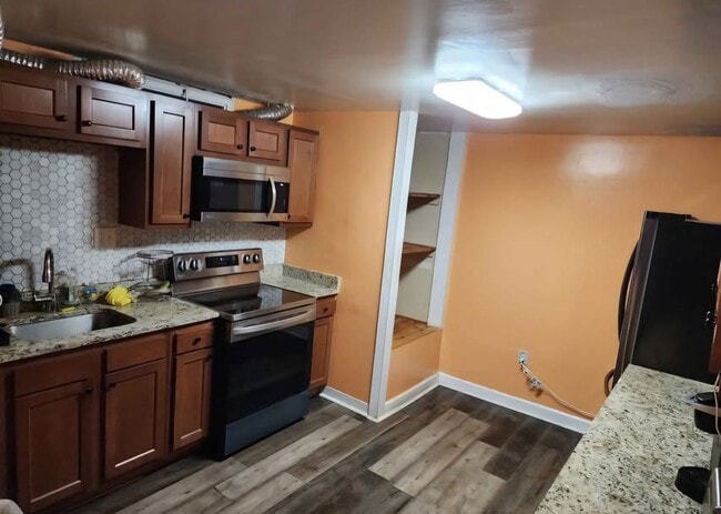 Building Photo - 12713 Claxton Dr