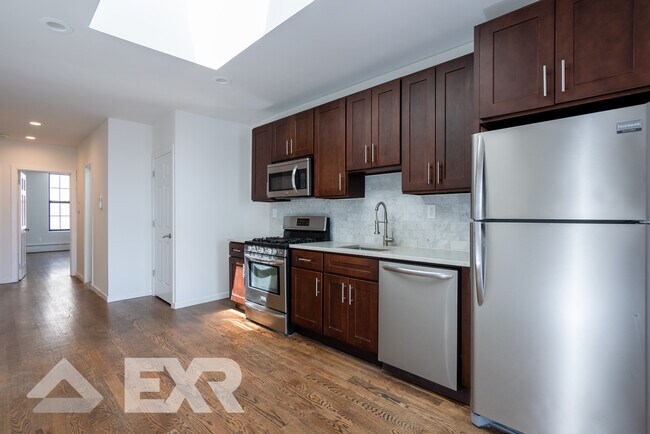 Foto del edificio - 909 Dekalb Ave