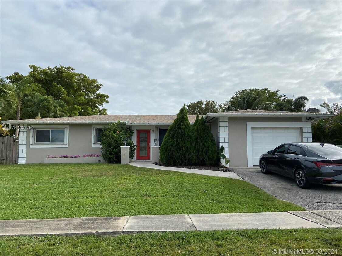 8600 NW 23rd St, Pembroke Pines, FL 33024 House Rental in Pembroke