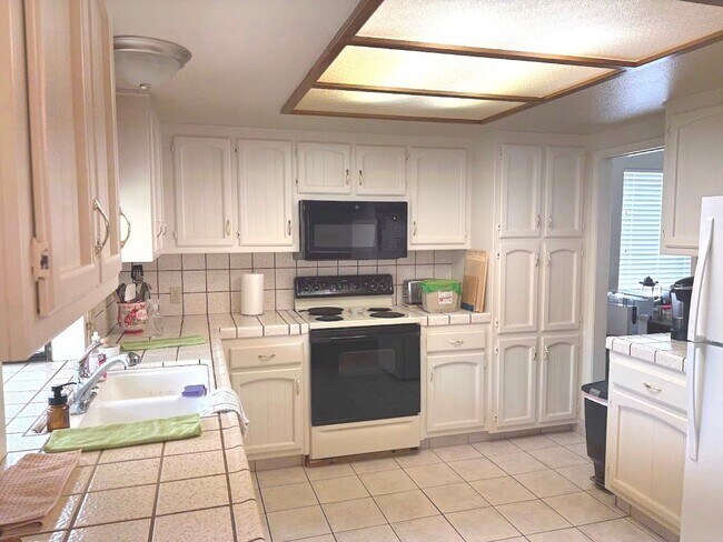 Foto del edificio - 4062 Glendale Ct