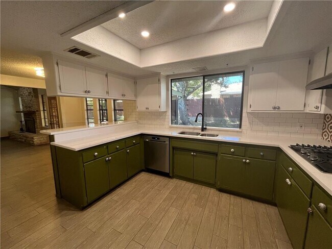 Foto del edificio - 6404 Bluesky Way