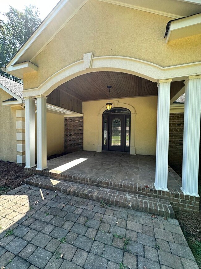Foto del edificio - Exclusively Offered by Muse Realty Rentals...