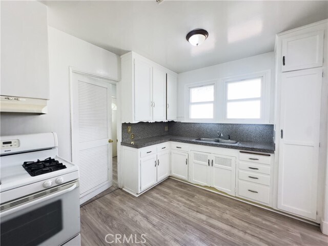 Foto del edificio - 335 W Hillcrest Blvd