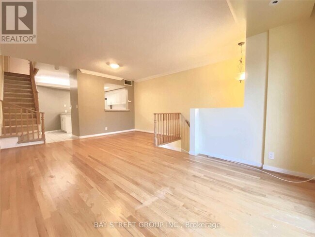 Building Photo - 28-1628 Sommerset Way