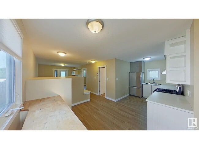 Building Photo - 153 Kiniski Crescent NW