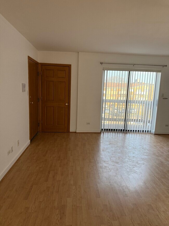 Foto del edificio - 1348 Geneva Dr