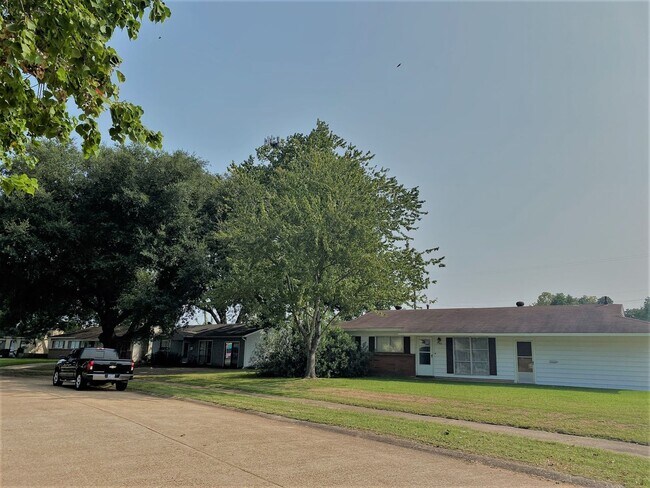 Foto del edificio - Updated 3 bedroom Bossier City, LA home for lease