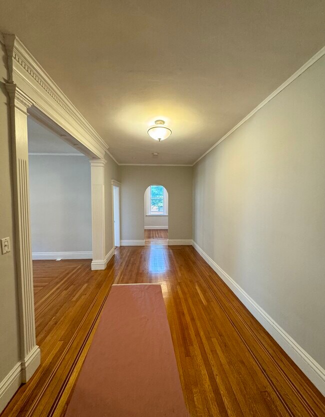 Building Photo - 33 Stearns Rd