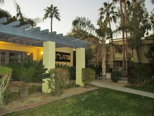 Building Photo - 740 W Elm St
