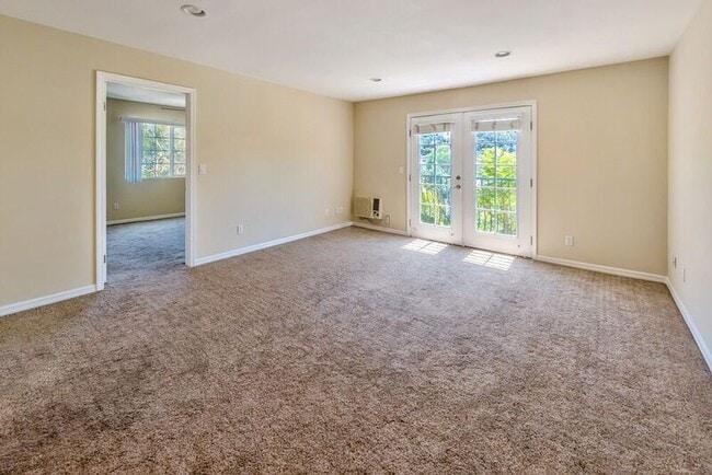 Building Photo - 5055 Collwood Blvd