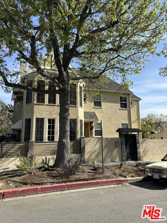 Building Photo - 1086 Meadowbrook Ave