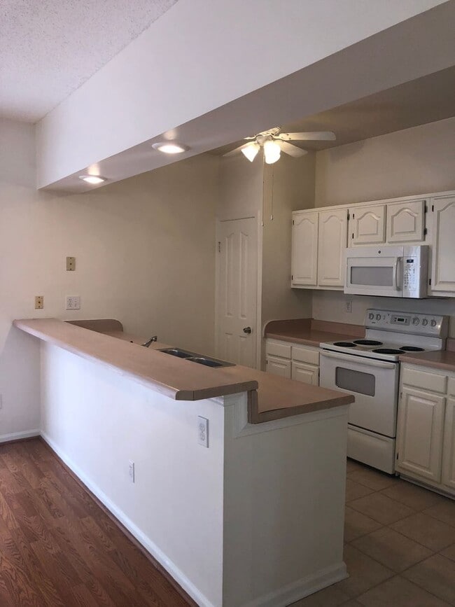 Building Photo - 4841 Strand Dr