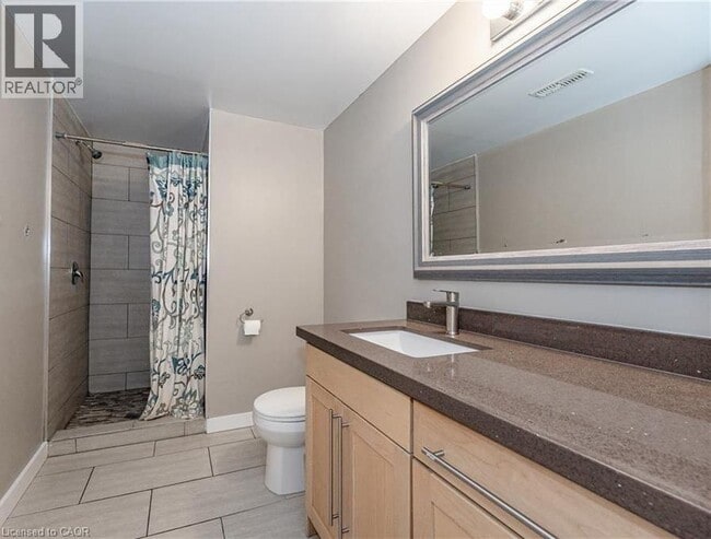 Building Photo - 707 Frederick St