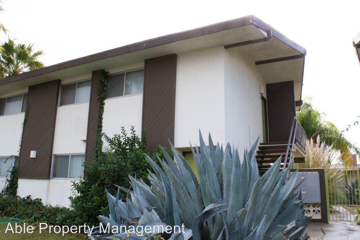Primary Photo - 945-955 Panorama Dr