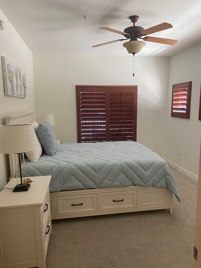 Foto del edificio - 5450 E Deer Valley Dr