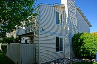 Building Photo - 1531 Delucchi Ln
