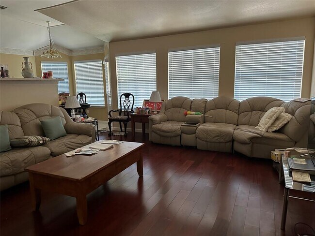 Building Photo - 1117 Blue Fox Dr