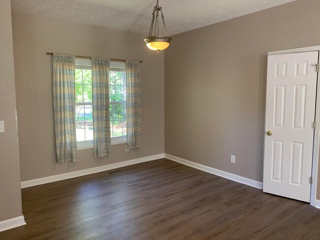 Building Photo - 1455 Longleaf Dr E
