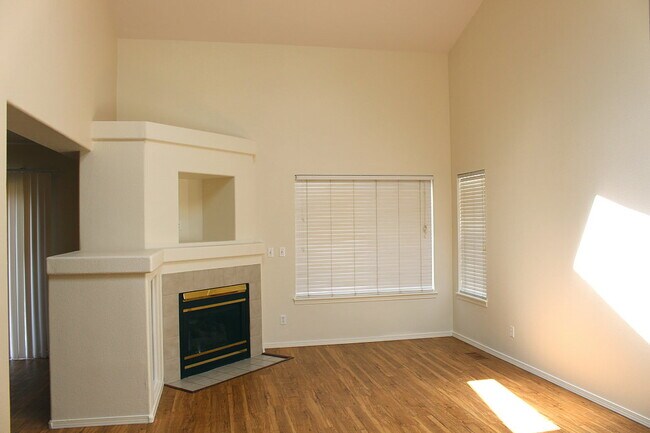 Foto del edificio - 1912 Jamison Dr