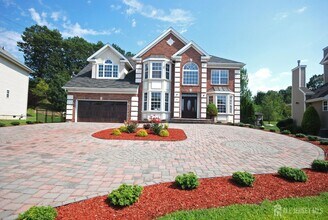 Building Photo - 41 Fritz Dr