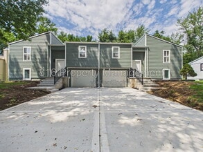 Building Photo - 9524 Manning Ave