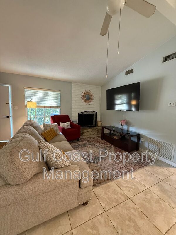 Foto del edificio - 1949 Forked Creek Dr