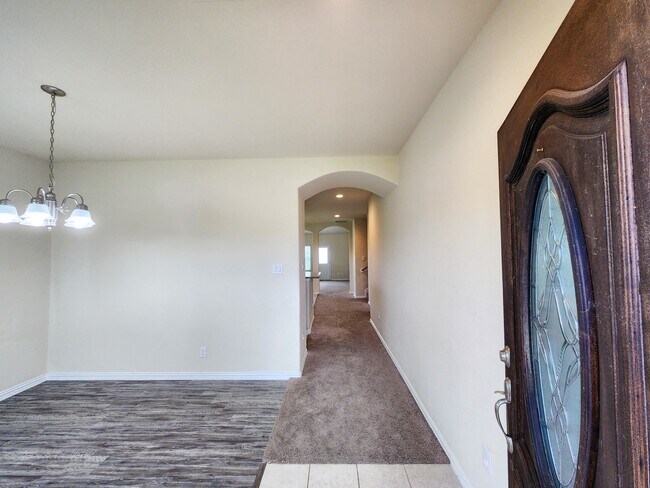 Building Photo - 2119 Del Mar Dr