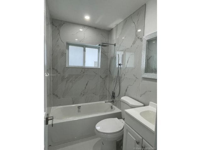 Building Photo - 15900 SW 102nd Pl