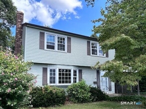 Building Photo - 47 Crestwood Dr