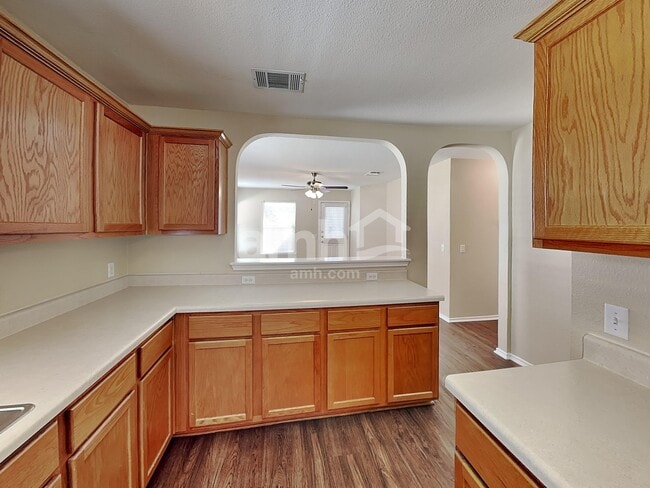 Building Photo - 224 Tolcarne Dr