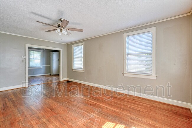 Foto del edificio - 528 Poplar St