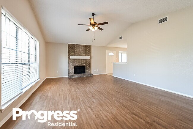 Building Photo - 1027 Meadow Run Dr