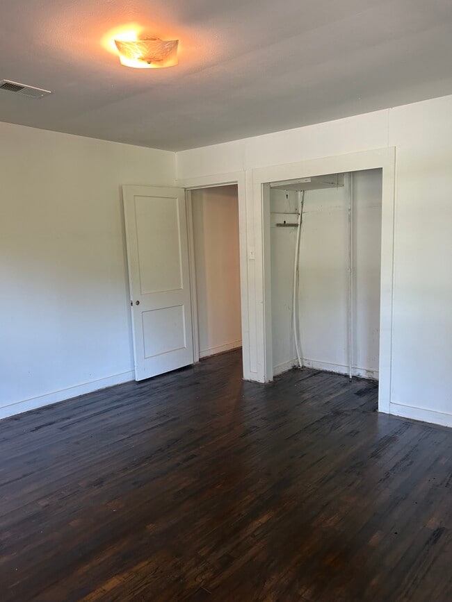 Building Photo - 1722 Terrace Dr