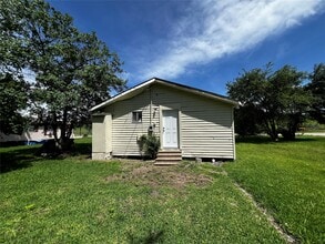 Building Photo - 1337 W Procter St
