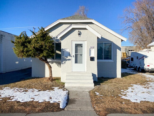 Building Photo - 245 Lomax St