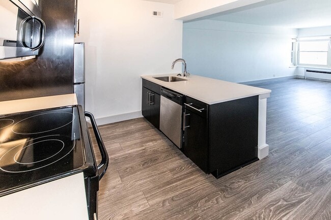Interior Photo - Montclair on the Park